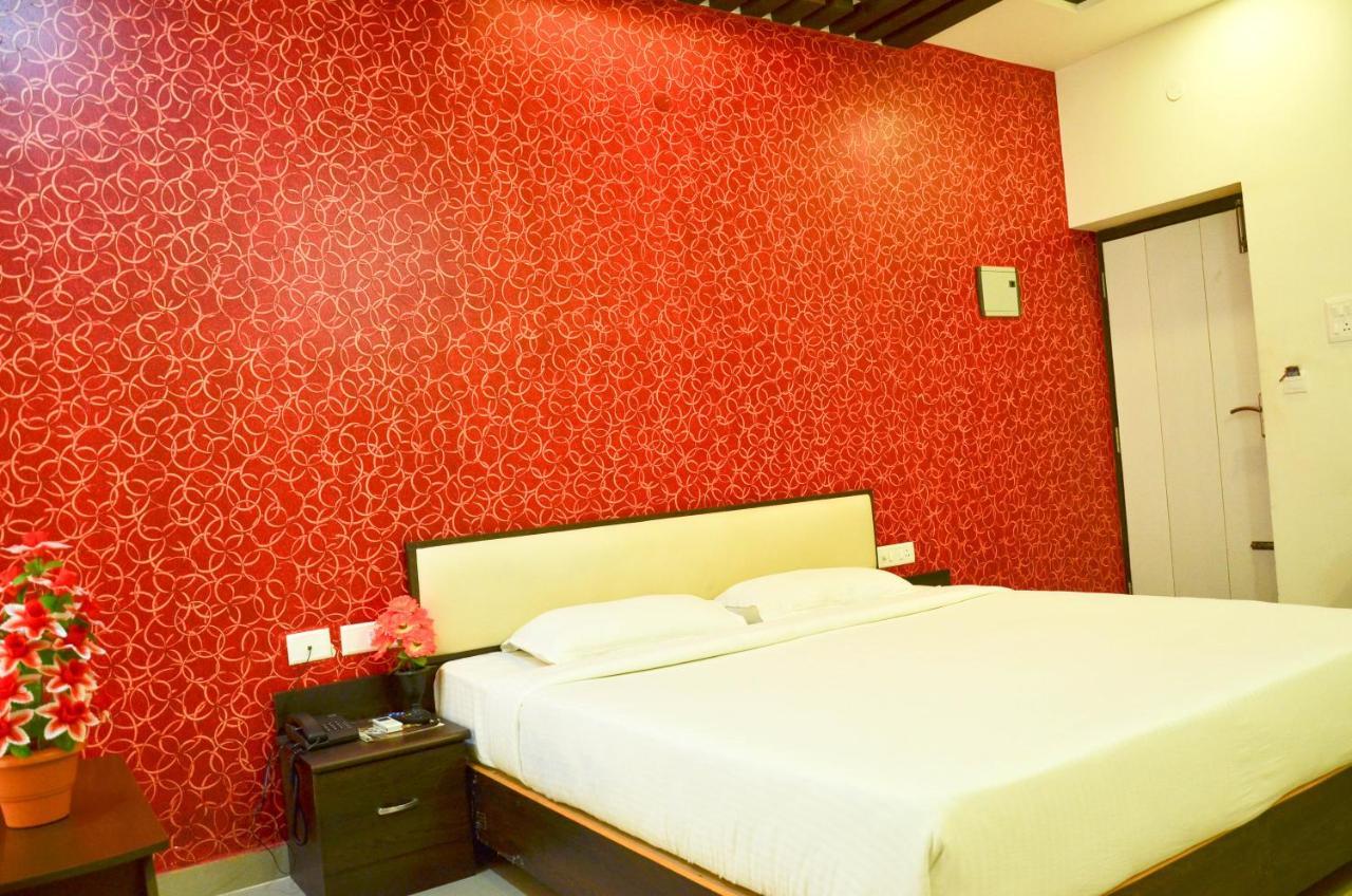 Hotel Ambai Grand Ambāsamudram Екстериор снимка
