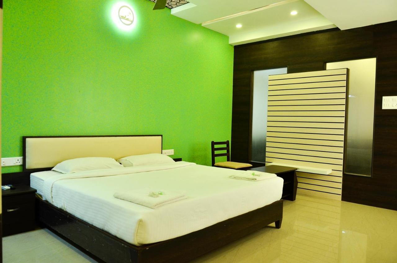 Hotel Ambai Grand Ambāsamudram Екстериор снимка