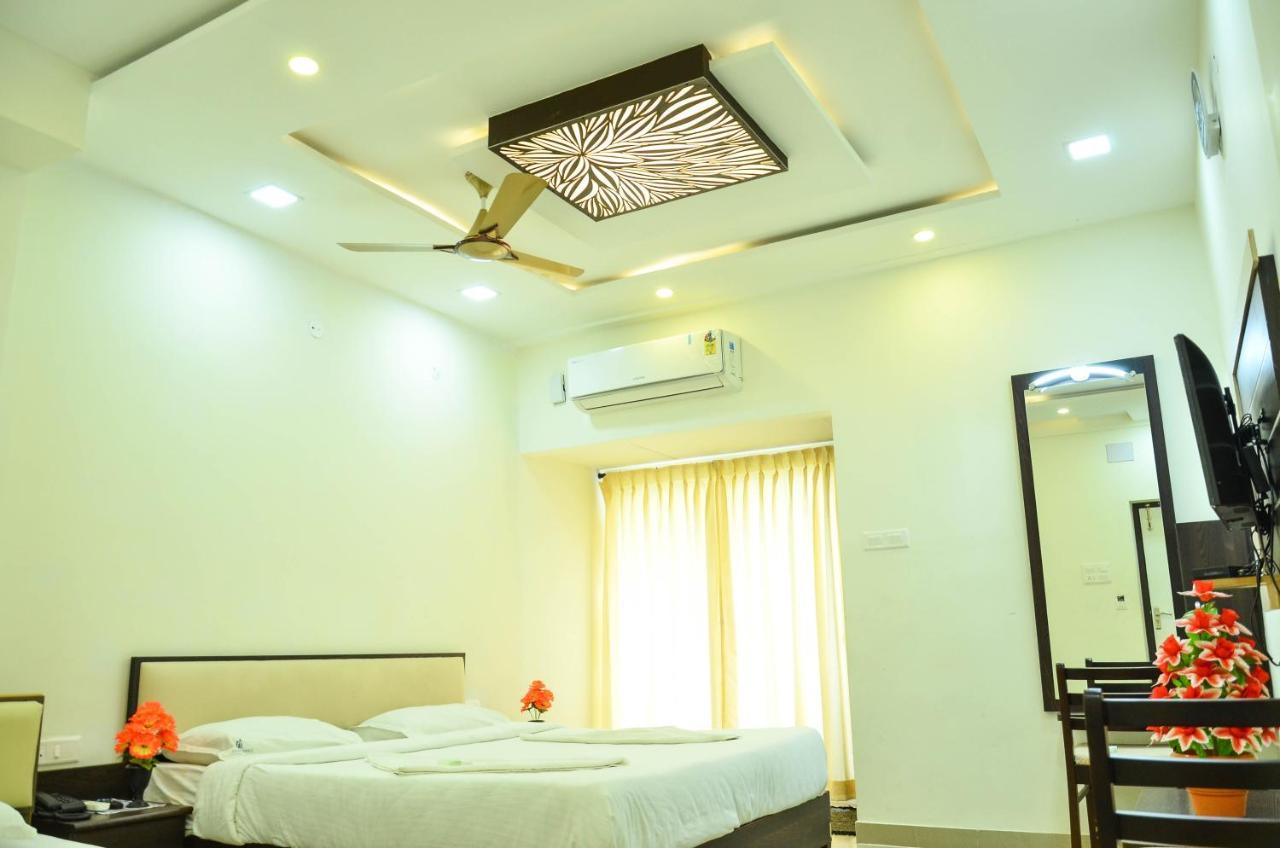 Hotel Ambai Grand Ambāsamudram Екстериор снимка