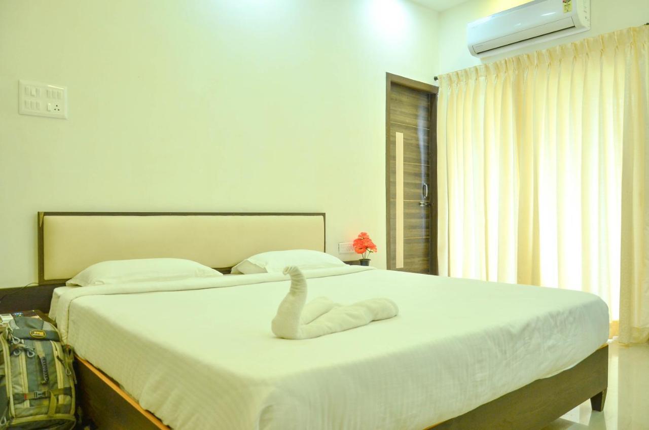 Hotel Ambai Grand Ambāsamudram Екстериор снимка