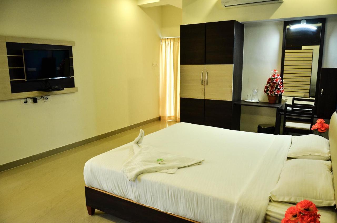 Hotel Ambai Grand Ambāsamudram Екстериор снимка