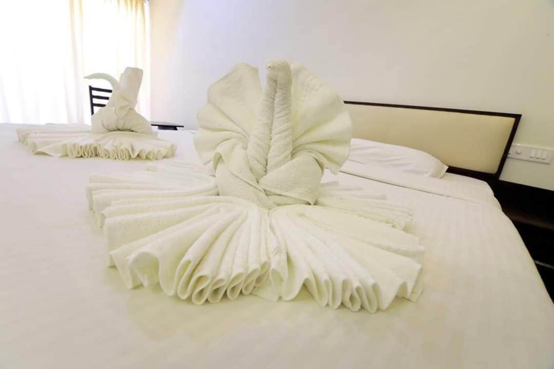 Hotel Ambai Grand Ambāsamudram Екстериор снимка