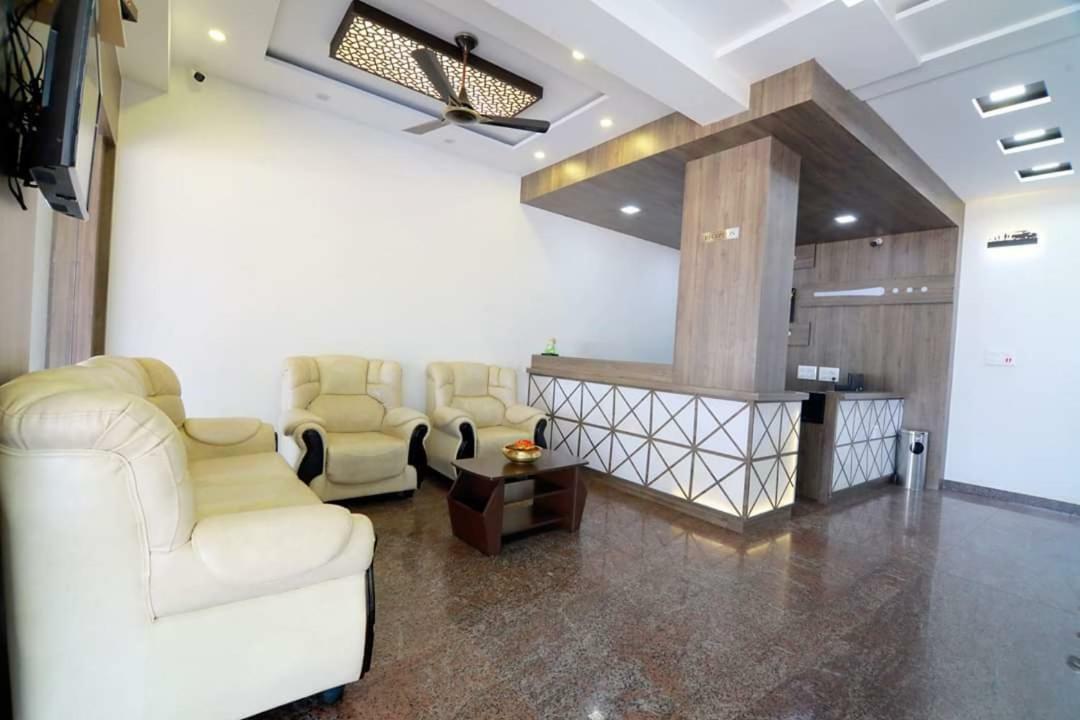 Hotel Ambai Grand Ambāsamudram Екстериор снимка