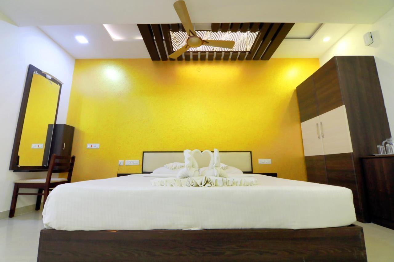 Hotel Ambai Grand Ambāsamudram Екстериор снимка