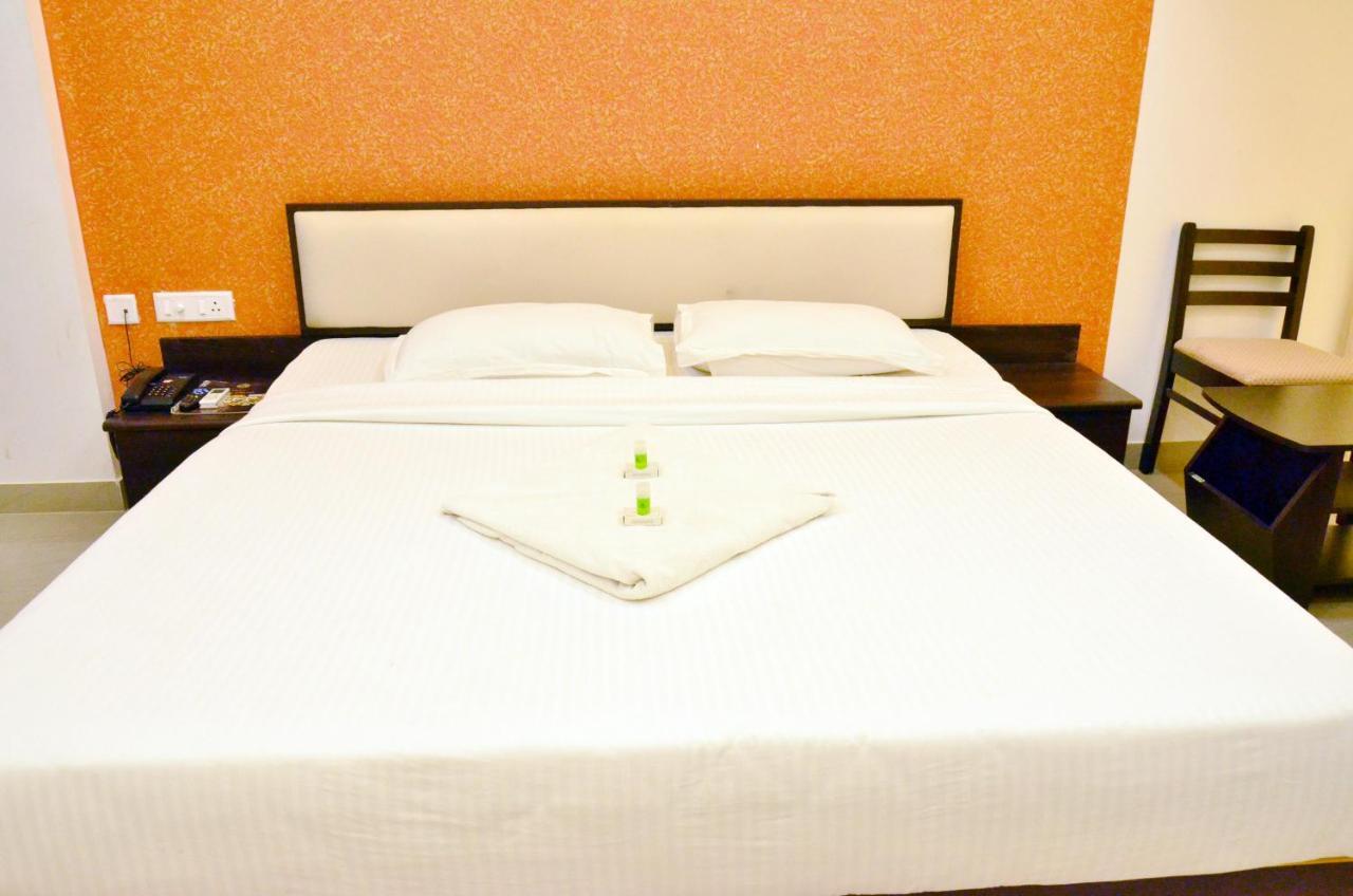 Hotel Ambai Grand Ambāsamudram Екстериор снимка